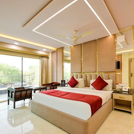 Staybook South Delhi นิวเดลี ภายนอก รูปภาพ