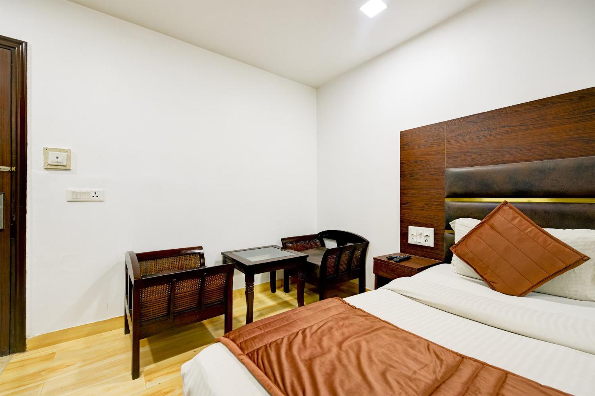 Staybook South Delhi นิวเดลี ภายนอก รูปภาพ