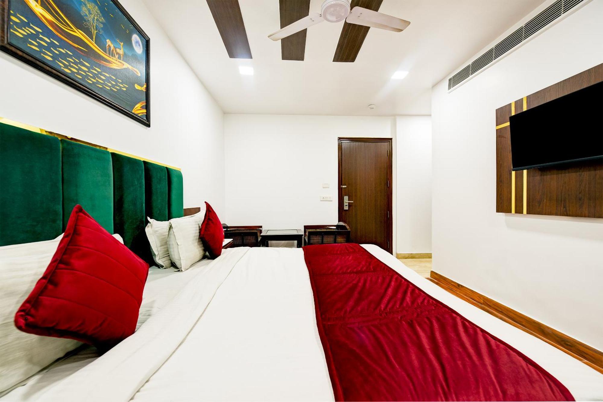 Staybook South Delhi นิวเดลี ภายนอก รูปภาพ