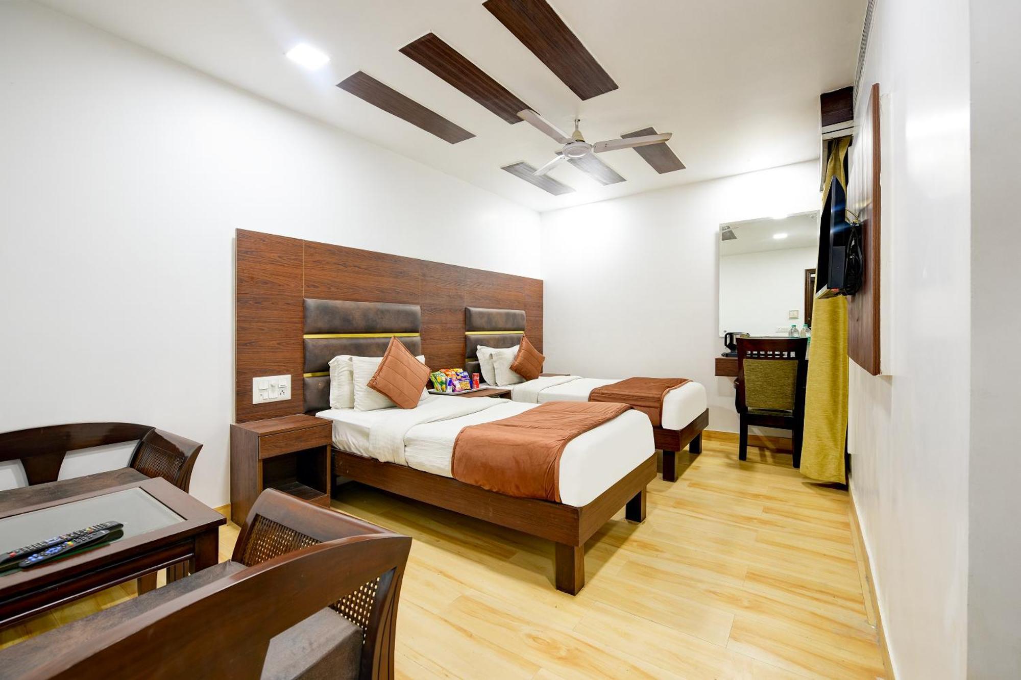 Staybook South Delhi นิวเดลี ภายนอก รูปภาพ