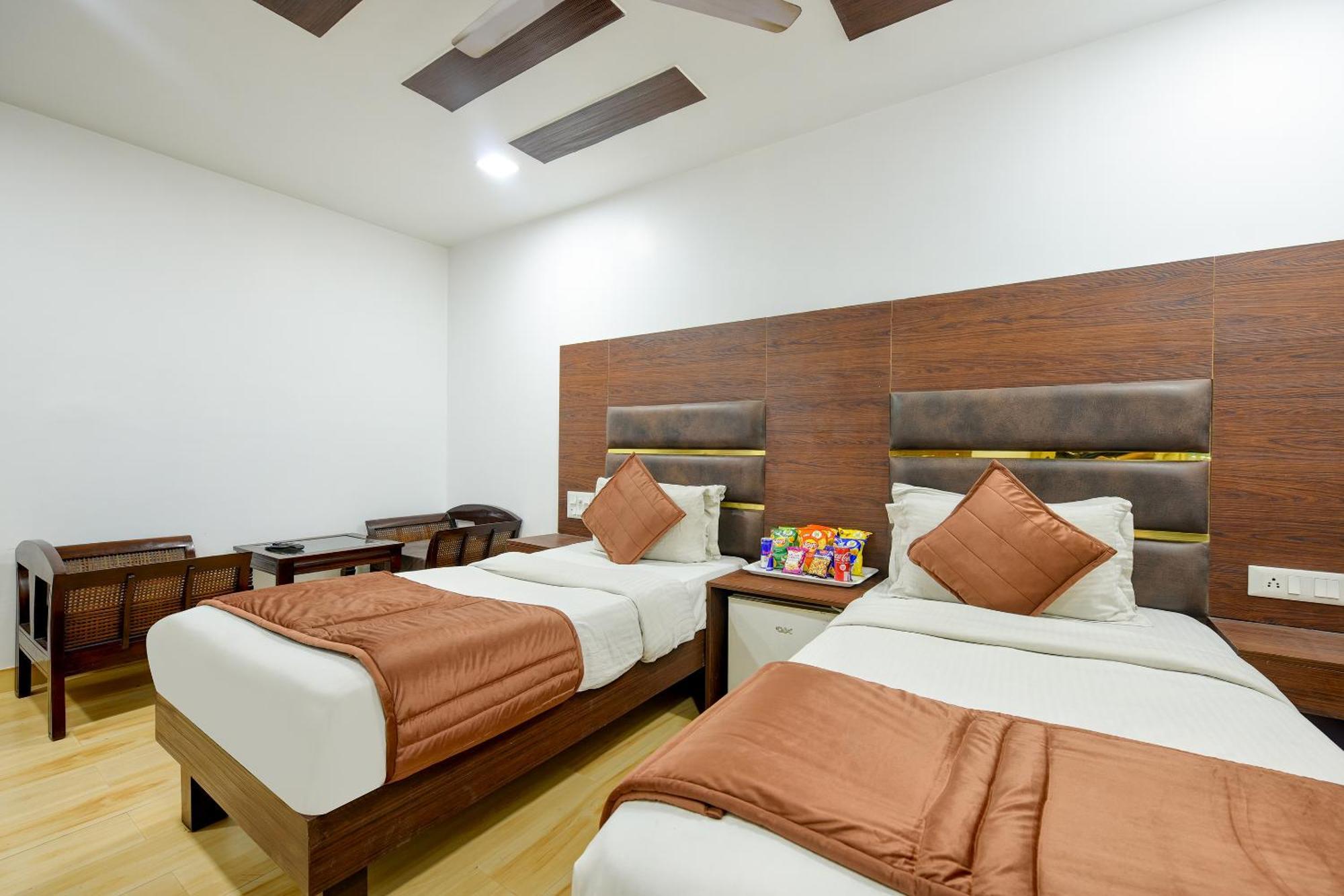 Staybook South Delhi นิวเดลี ภายนอก รูปภาพ