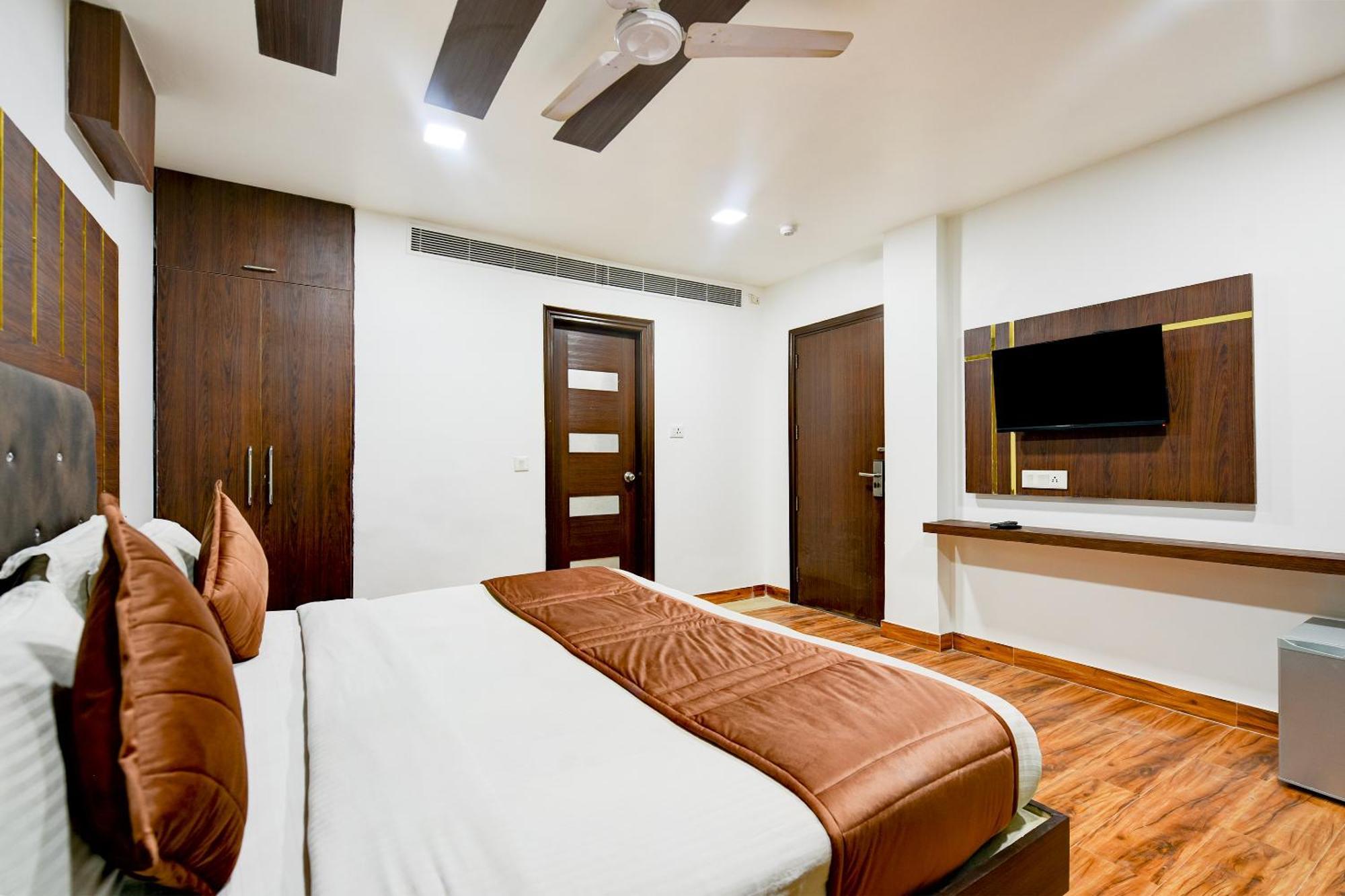 Staybook South Delhi นิวเดลี ภายนอก รูปภาพ