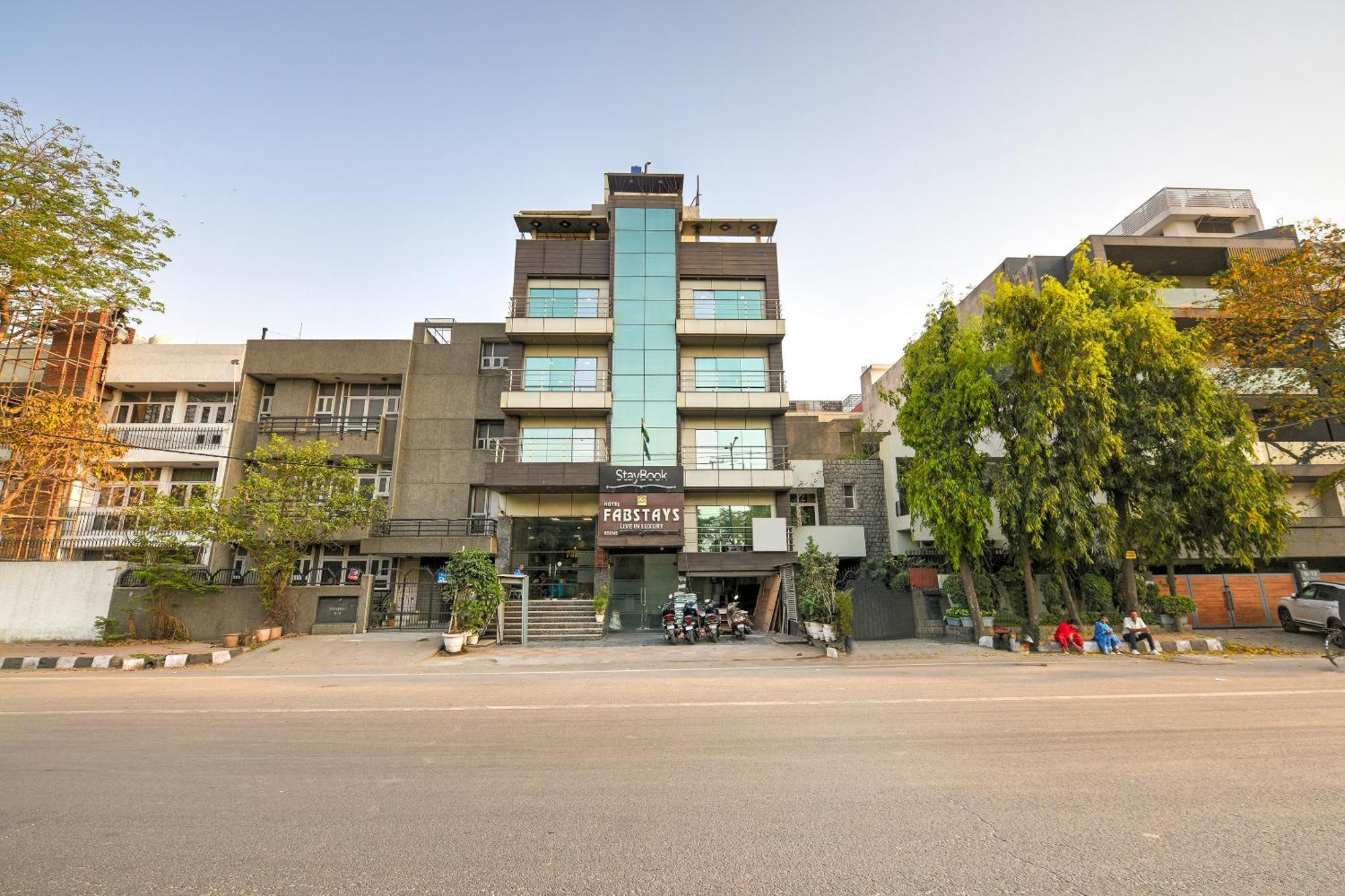 Staybook South Delhi นิวเดลี ภายนอก รูปภาพ